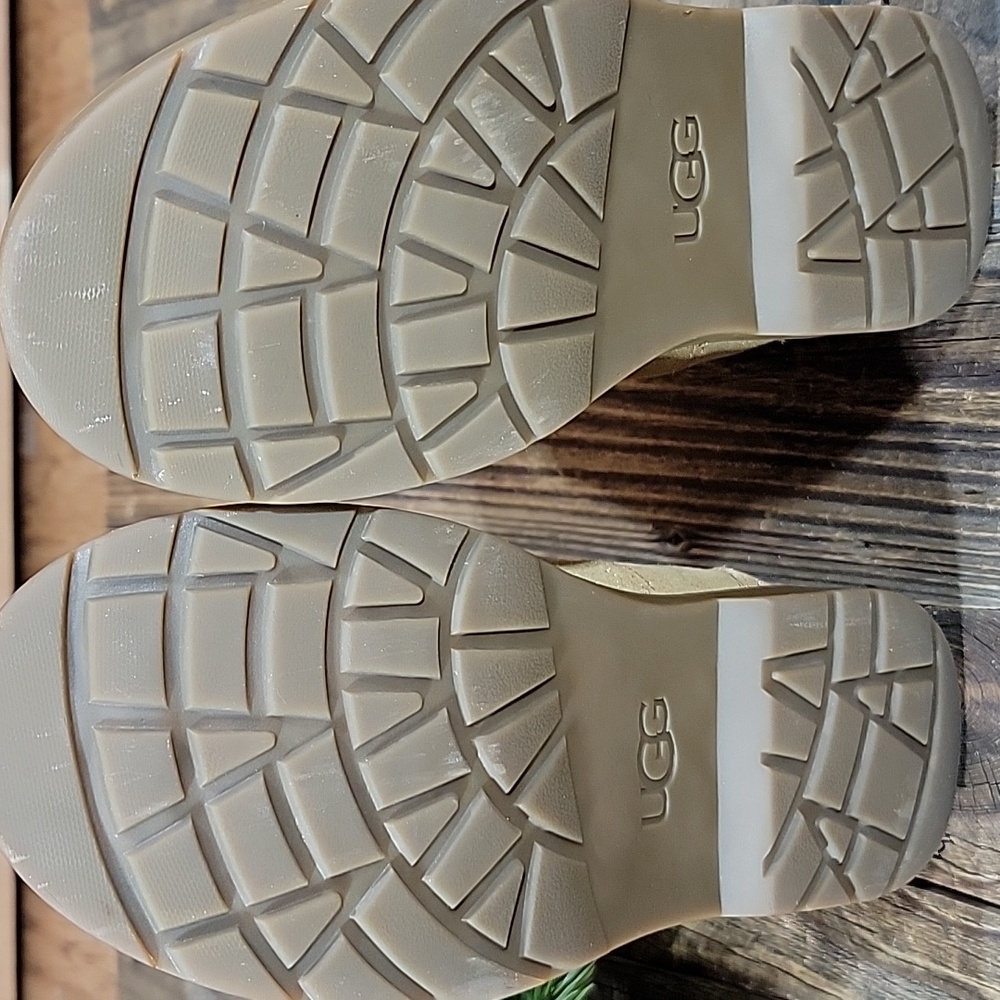 UGG Youth Chelsea Metallic Bolden Ankle Boot Y5~W6 - Picture 8 of 14